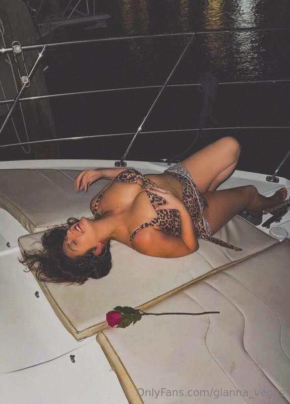 See all of me ❤️‍🔥 https://onlyfans.com/gianna_vegasxxx