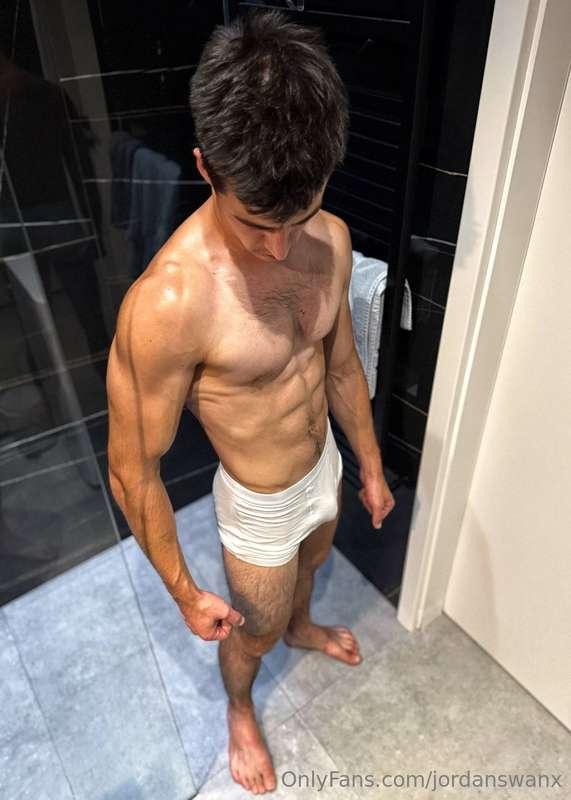 Lets take a shower with me 😋 