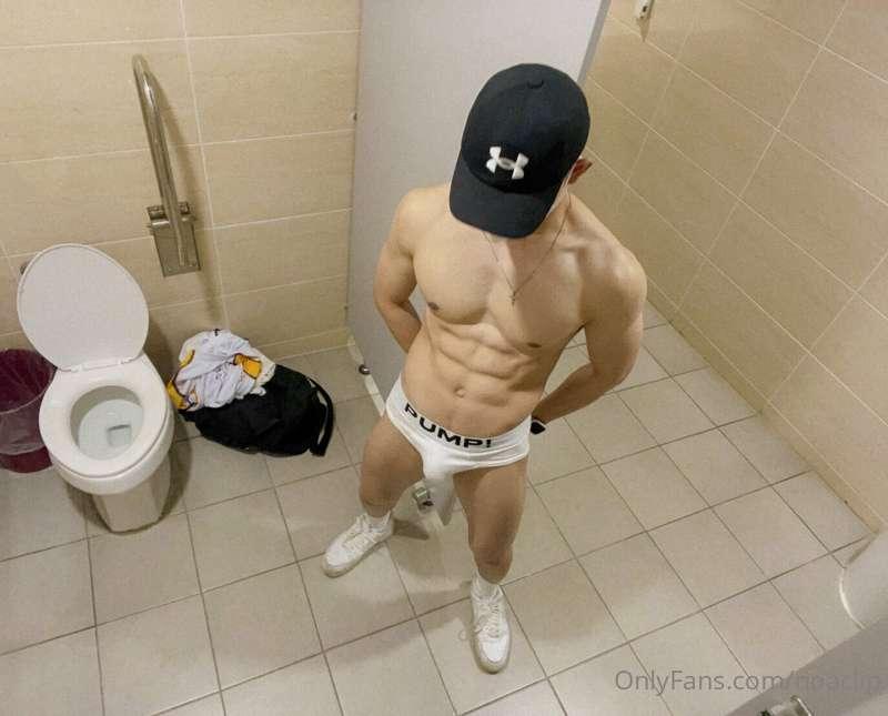 🚹💦