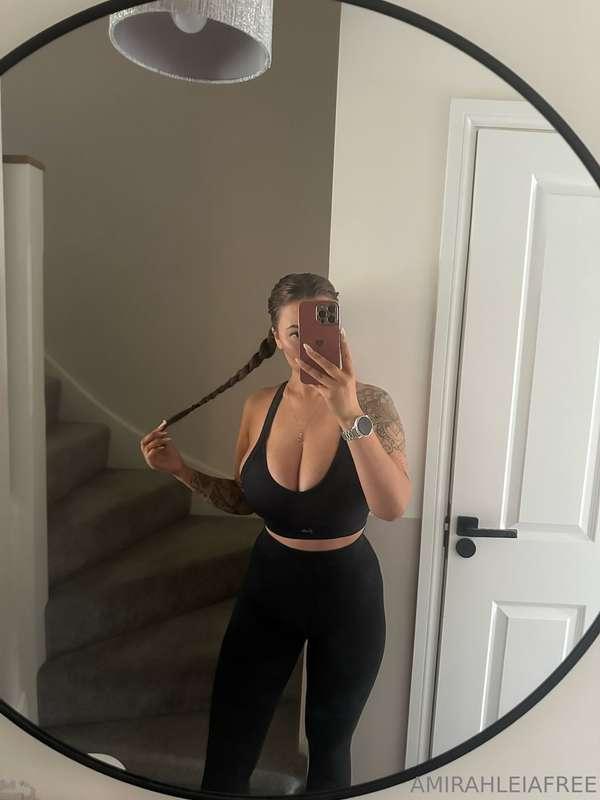 I’ve started Pilates this week! Pre-class pic 🤳 More of me -..