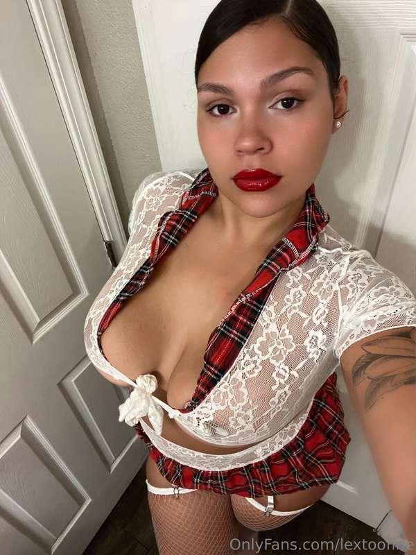 I made a new squirting JOI vid in this outfit hehe🥰📚💦