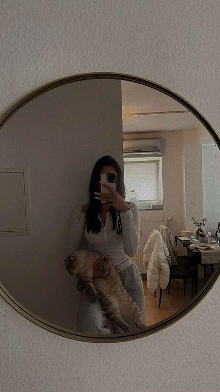 Ich habe etwas, das dich interessieren wird...🥰