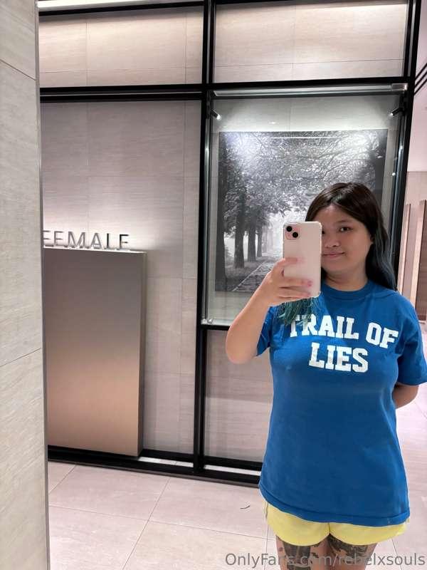 Braless while traveling rocks