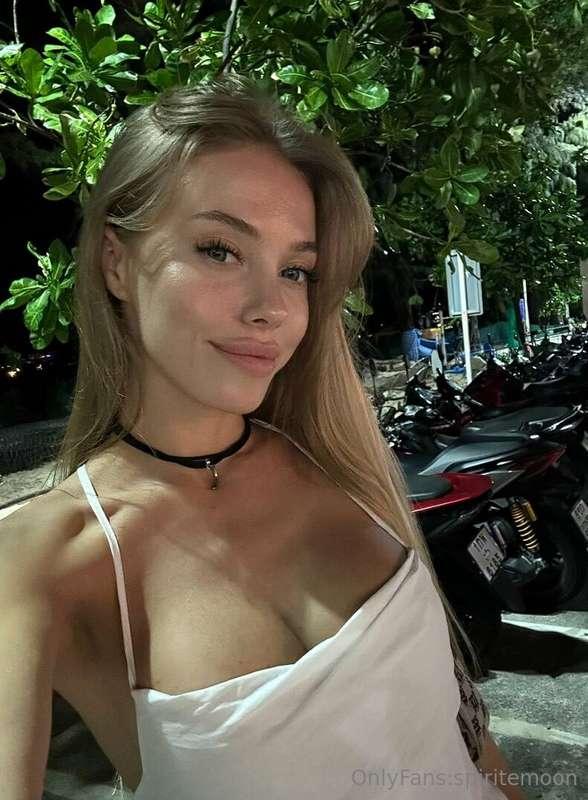Who wants to be my passenger and find out where the night ta..