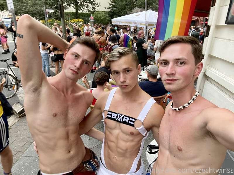 czechtwinss image #0