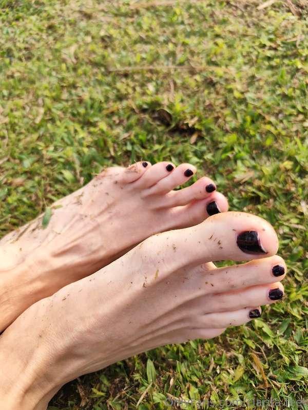 Someone clean them for me!!📣 Want to see way more of me? On ..