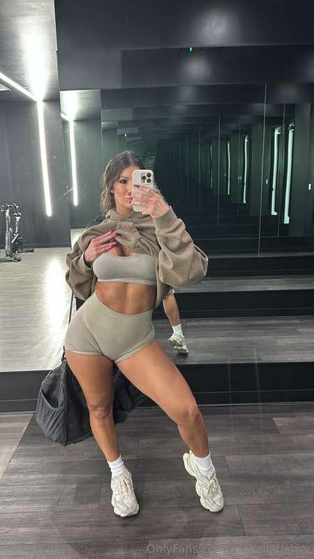 Post gym and looking this good… how do you like it? 😏