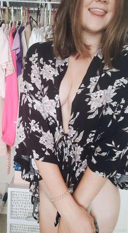 Daddy, please come help me find something to wear 🥺 I'm wait..