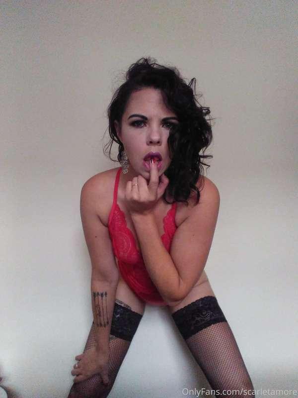 Santa baby slip a dick into me!! God I’m horny tonight!!! An..