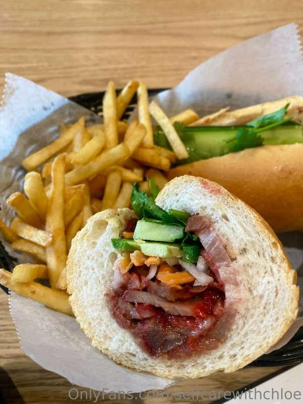 OMG 😆 This sandwich was so delicious 😍 
What is your favorit..