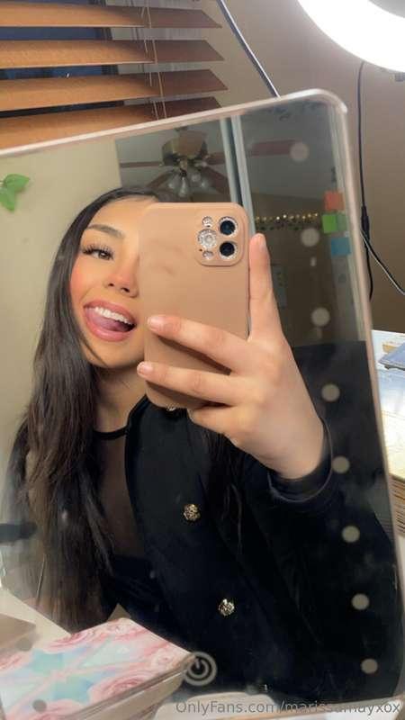 Who’s keeping me company tonight?💓xx