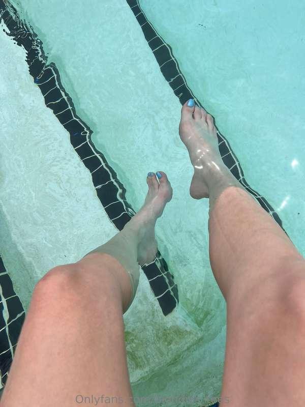 blondies_toes image #2