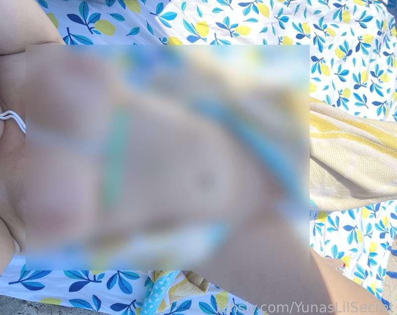 My pussy loves getting sun at the beach 



#beach #outdoors #outside #exhibitionist #boobs #tits #pussy #fyp #tummy #stomach #innie #ass #bootie #booty #spread #nude #naked #nudebeach 