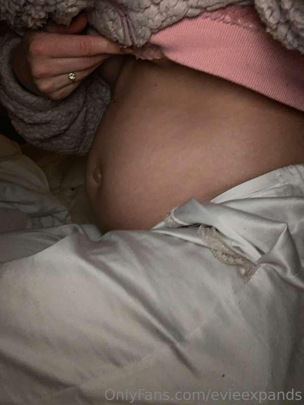 Some snaps from the last few days, my belly button has basic..