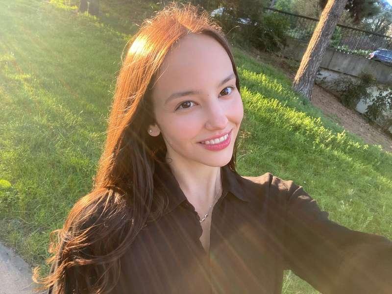 These fall days are just magical🥰 I'm taking a walk, catchin..