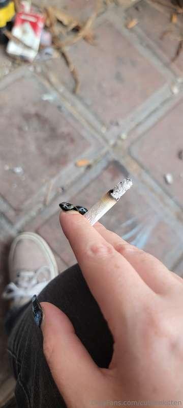 🚬🖤