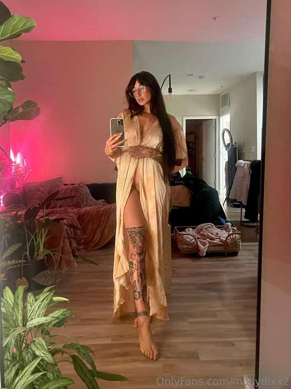 New robe, wanna fuck me in it? 

See more of me on my premiu..