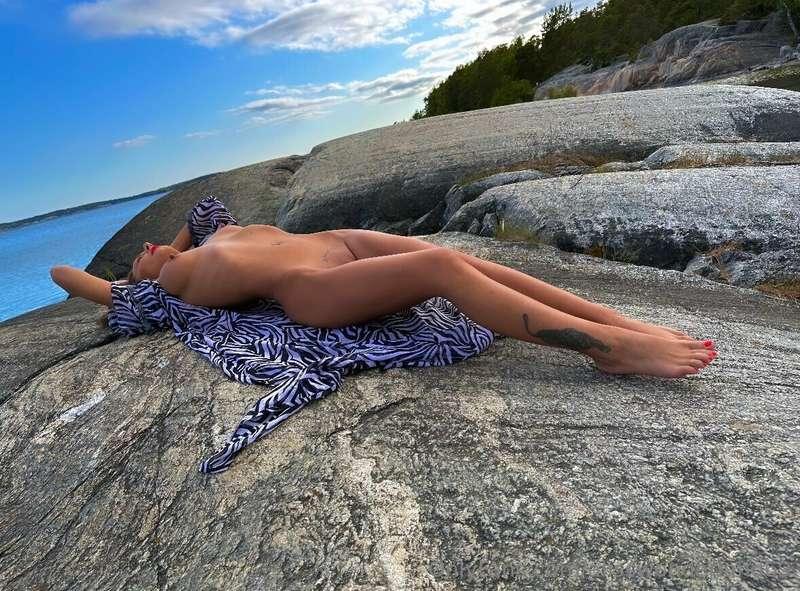 Sundays are made for chilling and relaxing wherever you are!..