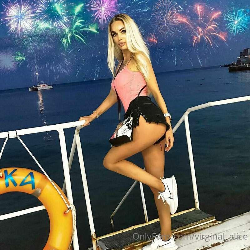 If you also have very hot thoughts in your head, then I'm wa..