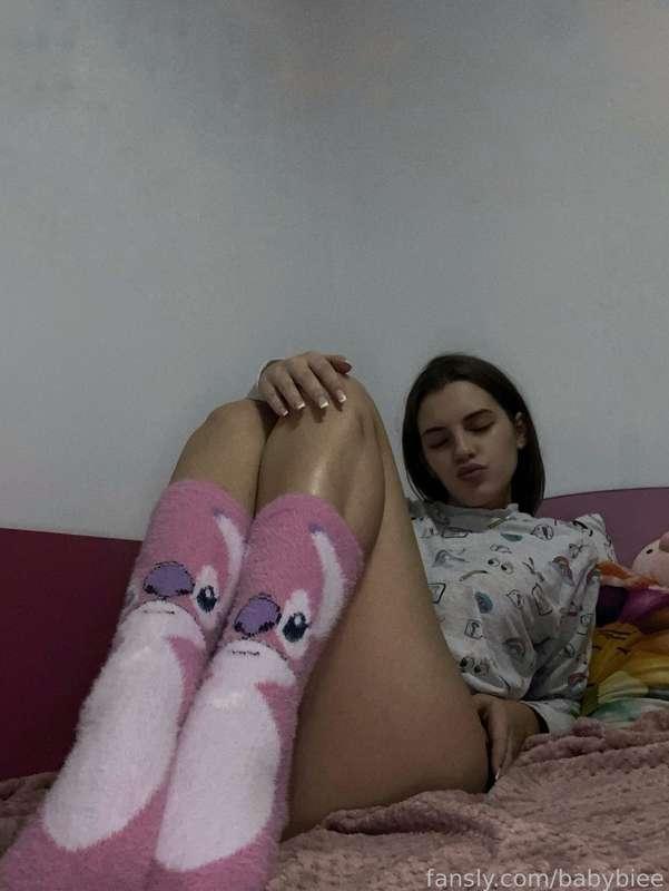 Do you like my new socks?
#fyp #feet #socks #teen #petite 