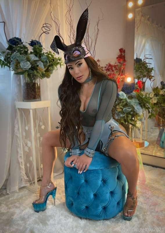 Hi my naughty boys !!! Let’s talk 🐰