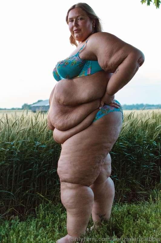 kenziekinziebbw image #0