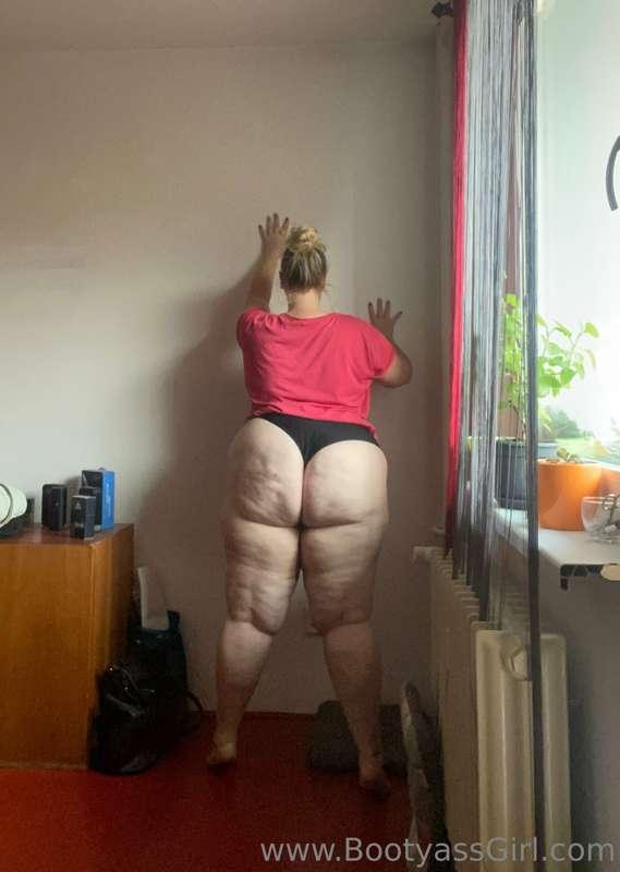 bootyassgirl image #1