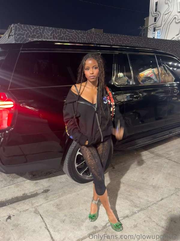 my dream car is a black truck w a driver 🤵🏼