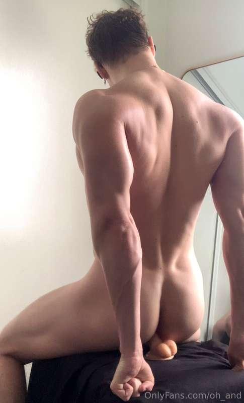 Long hard dildo riding vid cumming to you this weekend ;)