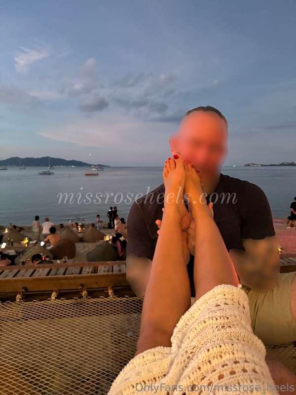 public feetworshipping 