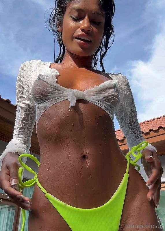 Time to worship my wet body 🥰