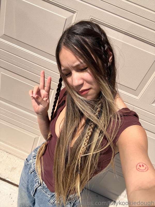 Sun-kissed and selfie-approved💋