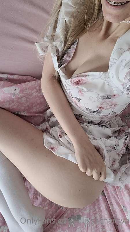 Just wanted to show you my new dress 😇