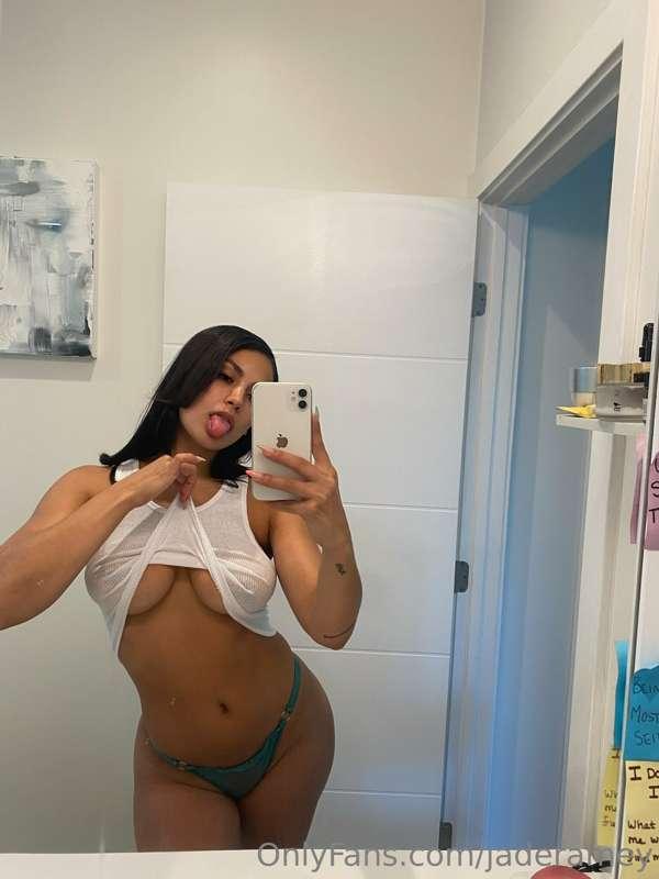 Every inch of me is aching to be discovered 🫦Help me out? 🔥