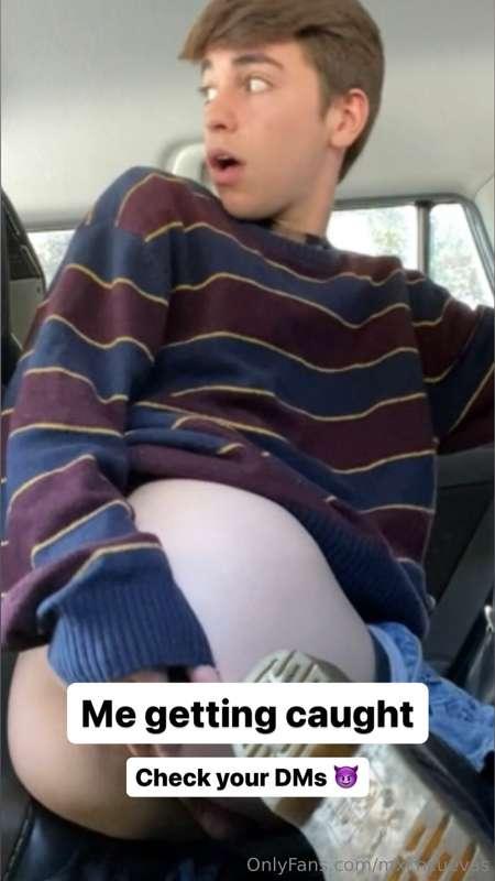 Wanna see something to make that cock throb??😜😜