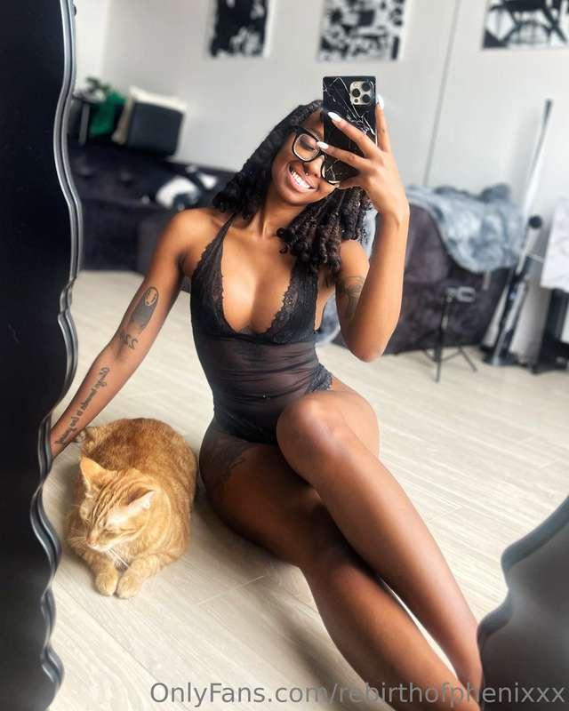 get the rest of this photoset if you’re horny and want to se..
