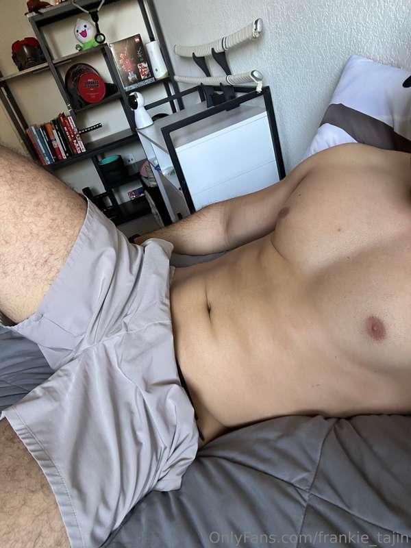 These shorts 🩳 are a little too short, aren’t they? 😅 