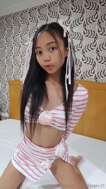 Hi daddy! Did you miss me? 🥹🩷 Hope you like me in this tight..