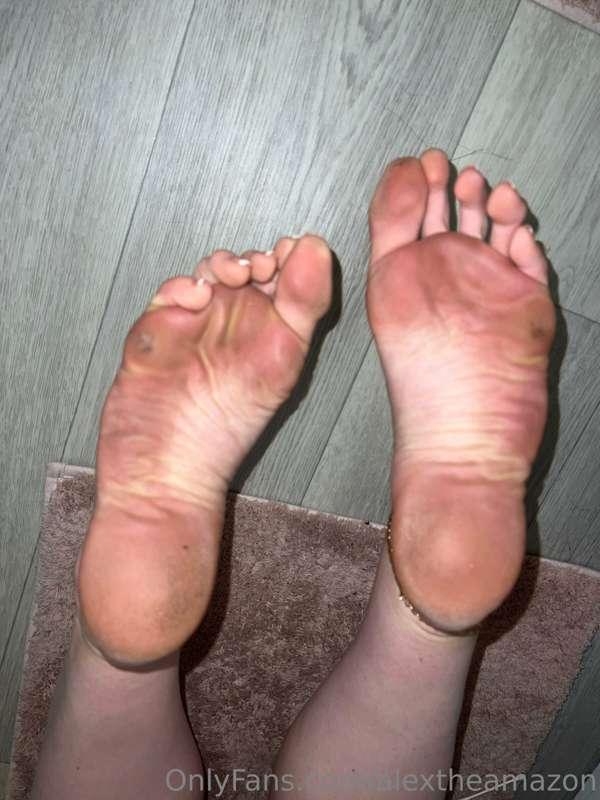 Smothered with my dirty feet like the filth you are, lay dow..