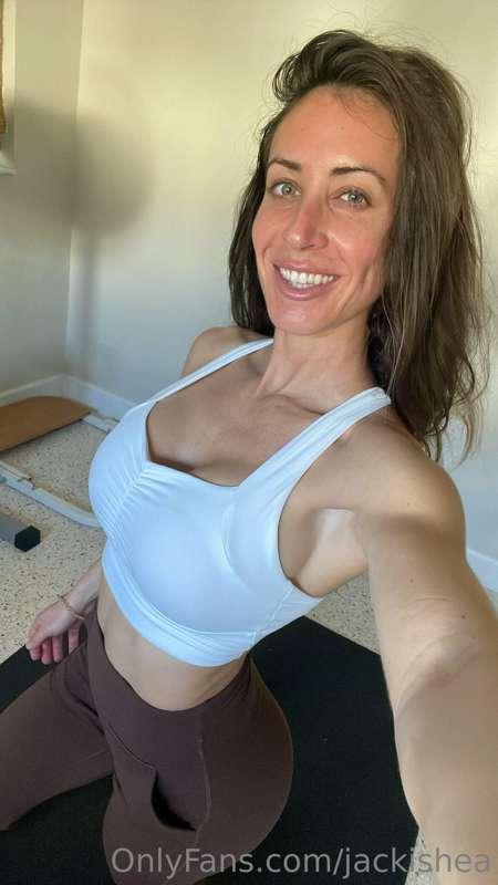 Sweaty Saturday selfie for you!!💋💦