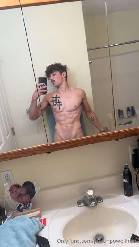 @josephyates is a hot new creator on onlyfans and HE’S SHOWI..