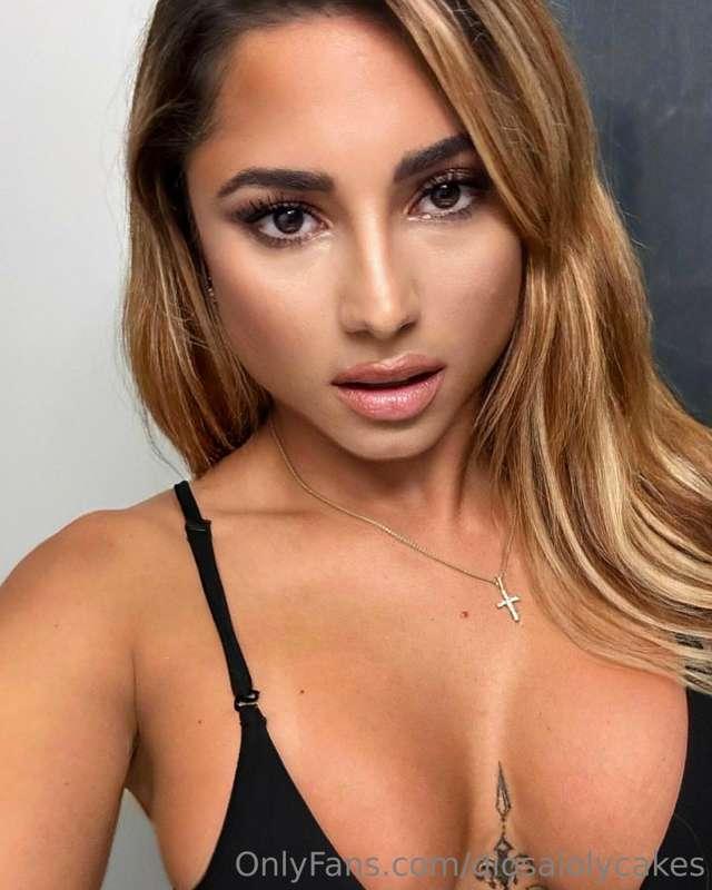 Let me distract you❤️‍🔥