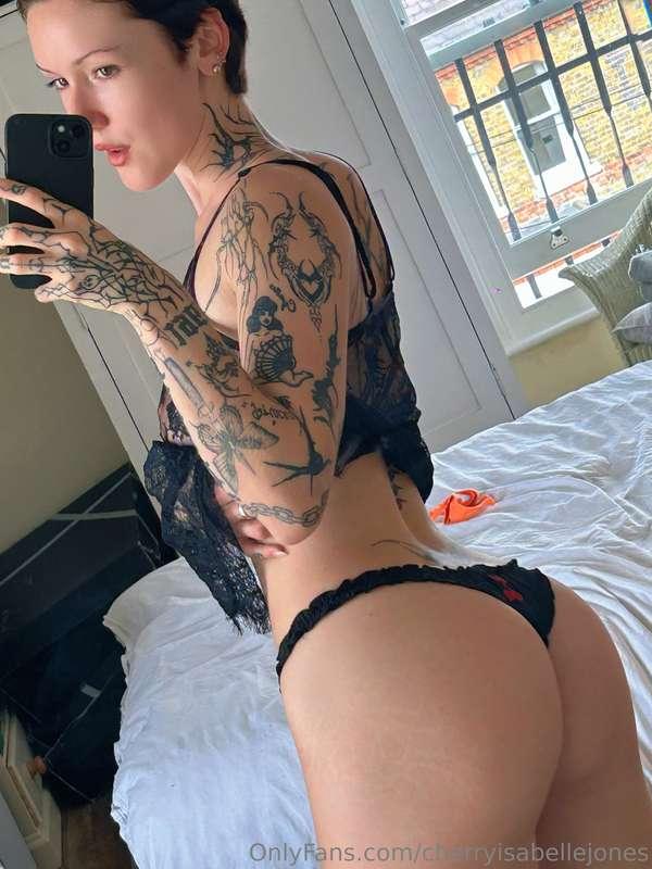 I know you've been craving that view from the back 😈 