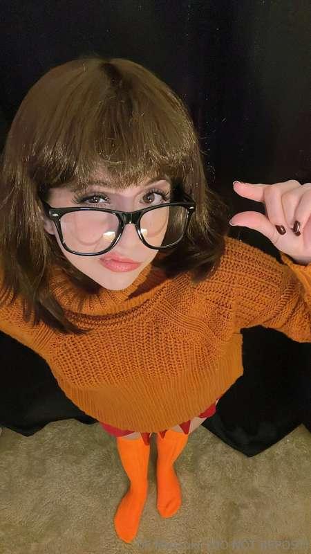 It's the LAST spooky Friday of October, and what better way ..