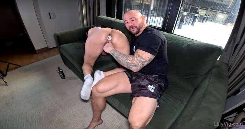 I loved getting this pregnant pussy fingered and fucked 🥵🥵