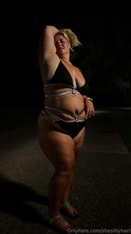 What if you saw me outside looking this hot? 🥵