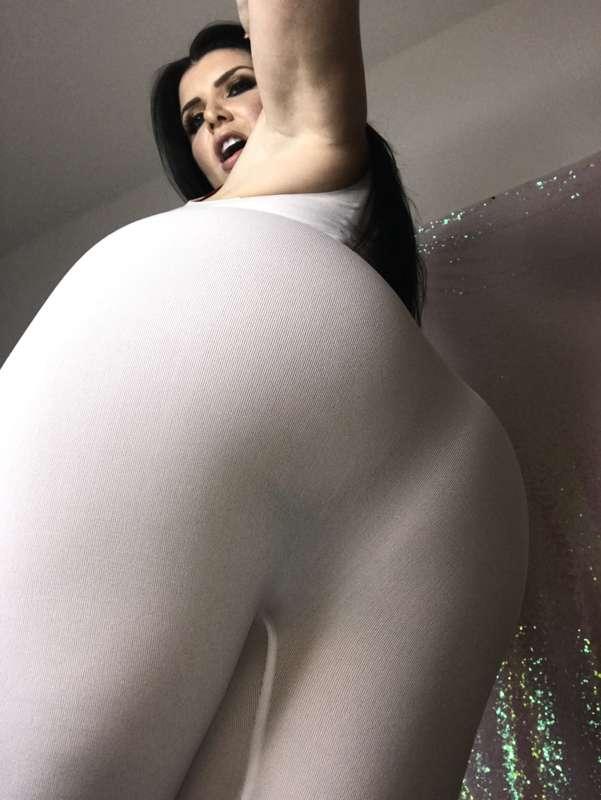 Don't you just want to rip it off me? 😈