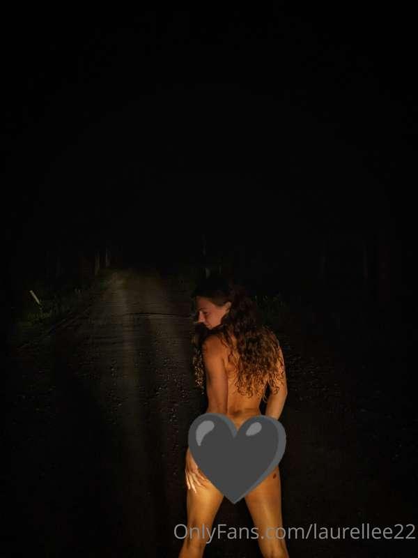 It's your lucky night cause I got bold and horny 😘🍑 
@eckliv..
