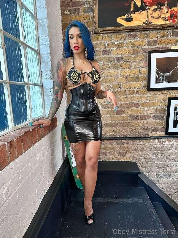 WOW! Penelope knows how to take control 👀🔗onlyfans.com/godde..