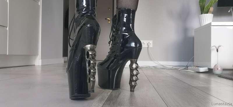 New heels from one of my subscribers. Thank you so much, K. ..